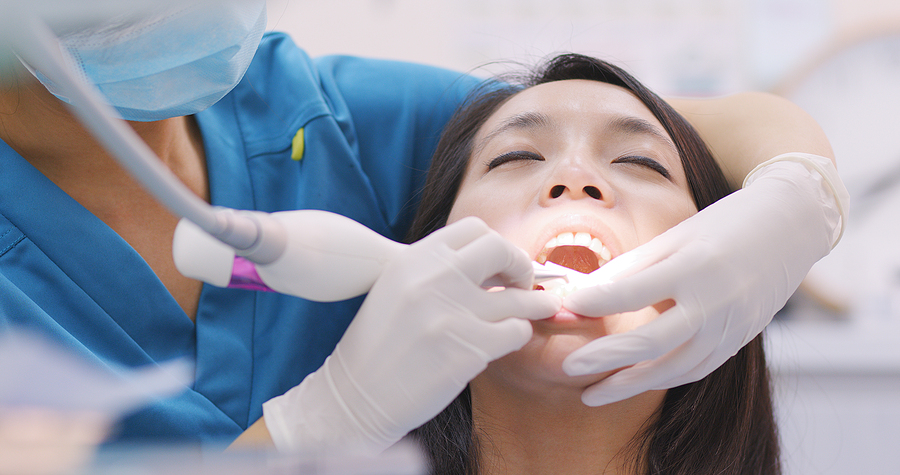 Toothache Relief: What to Do Before Seeing an Emergency Dentist